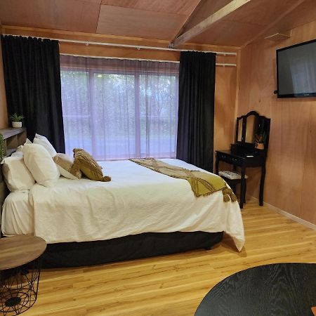 My Little Cottage Kumeu ภายนอก รูปภาพ