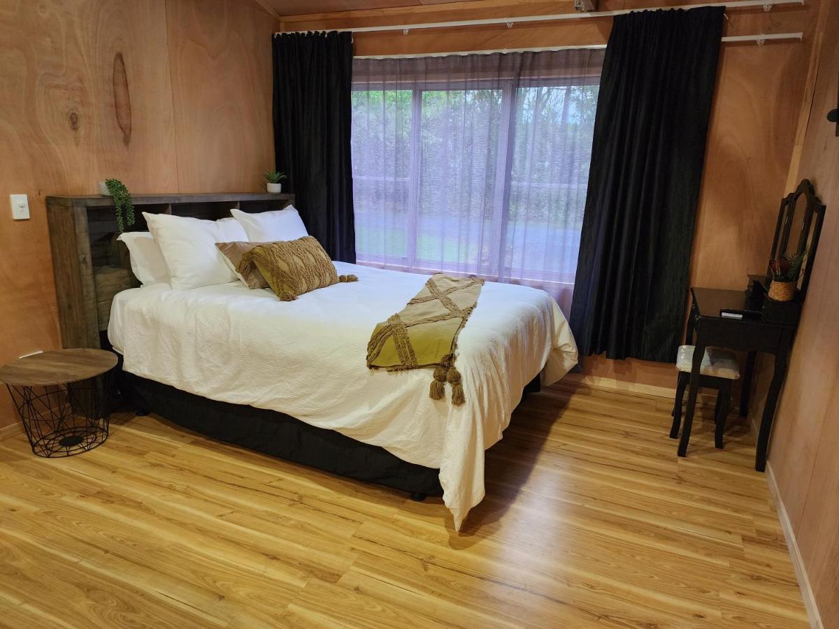 My Little Cottage Kumeu ภายนอก รูปภาพ