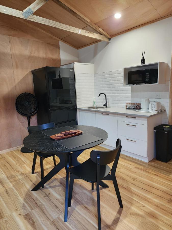 My Little Cottage Kumeu ภายนอก รูปภาพ